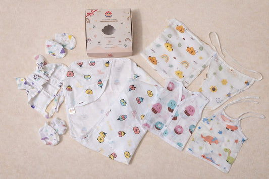 Monkeeys - FirstHug Newborn Essential Kit Box